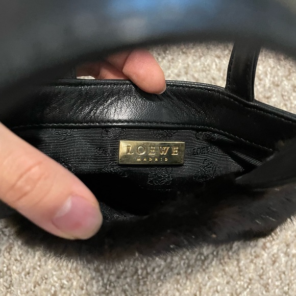 The cutest Loewe hand bag - Picture 3 of 4